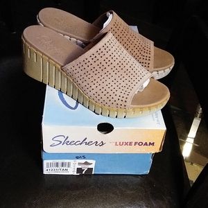 Skechers wedge suede sandals